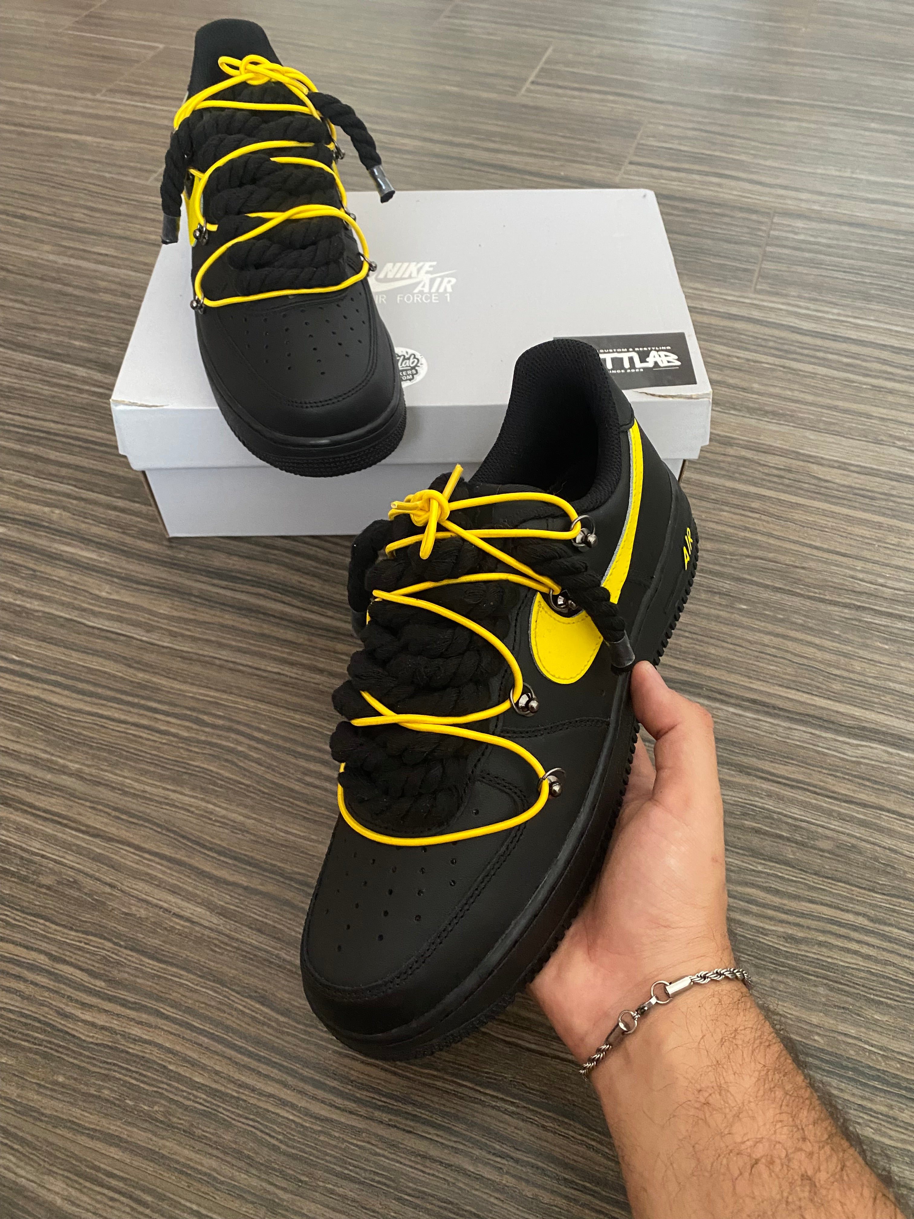 🟡 Air Force 1 Custom “Black & Yellow” 🖤
