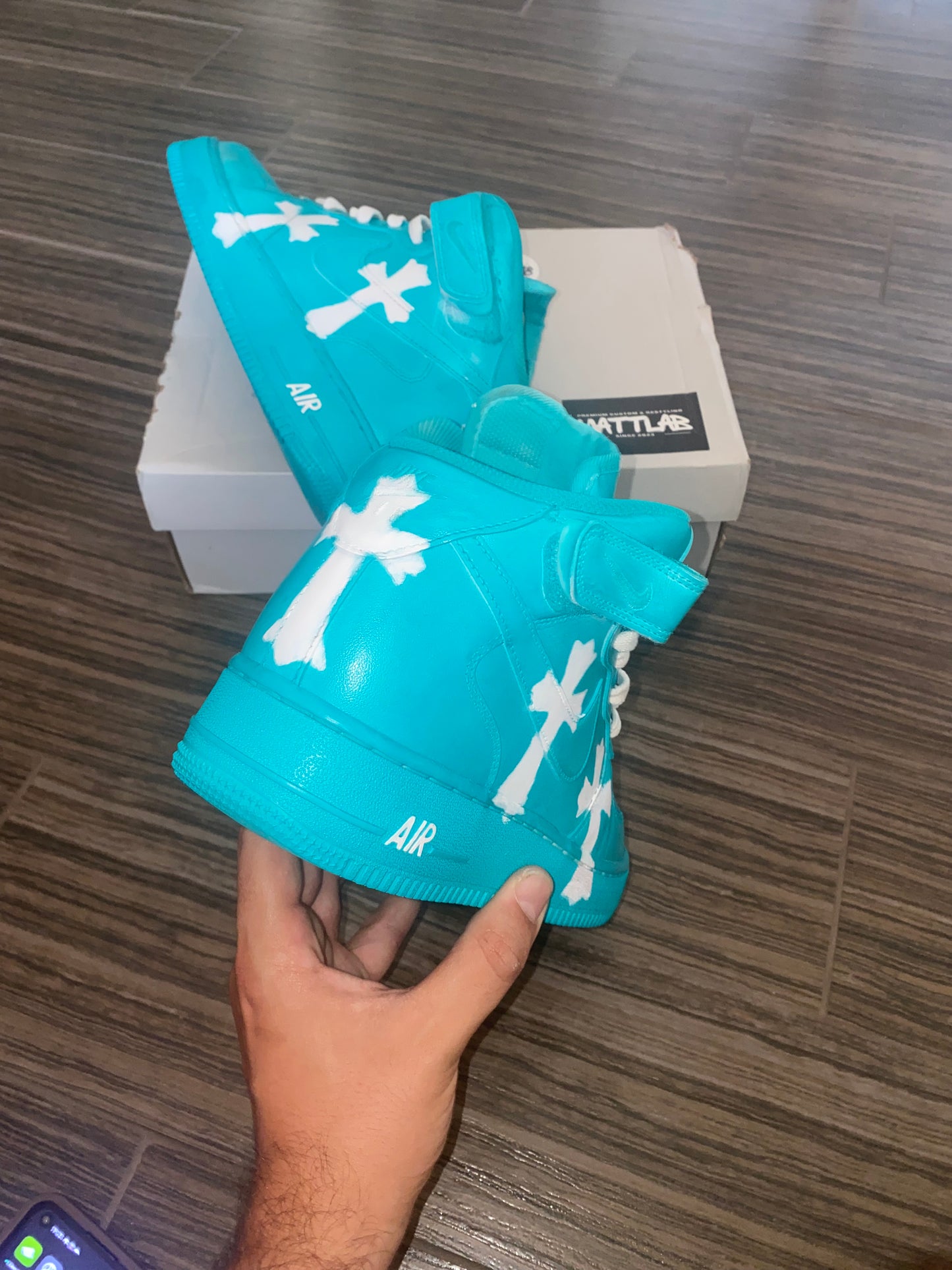 🔹 Air Force 1 High Custom “Turquoise Cross” ✝️