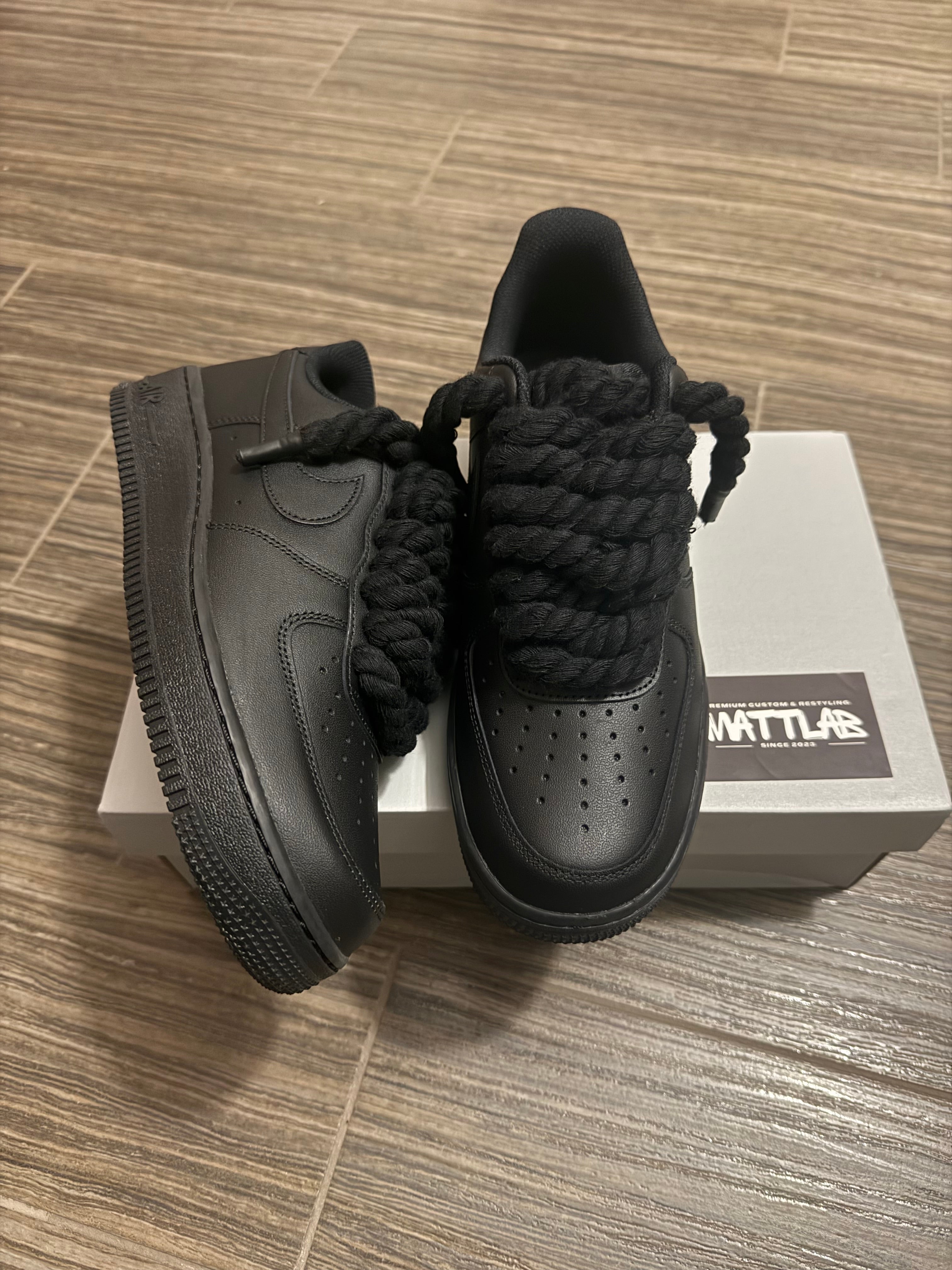 ⚫️ Air Force 1 Custom “Black Rope” 🪢