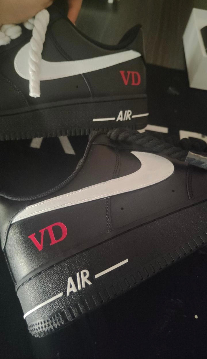 ⚫️ Air Force 1 Custom “Mono ID” 🔴