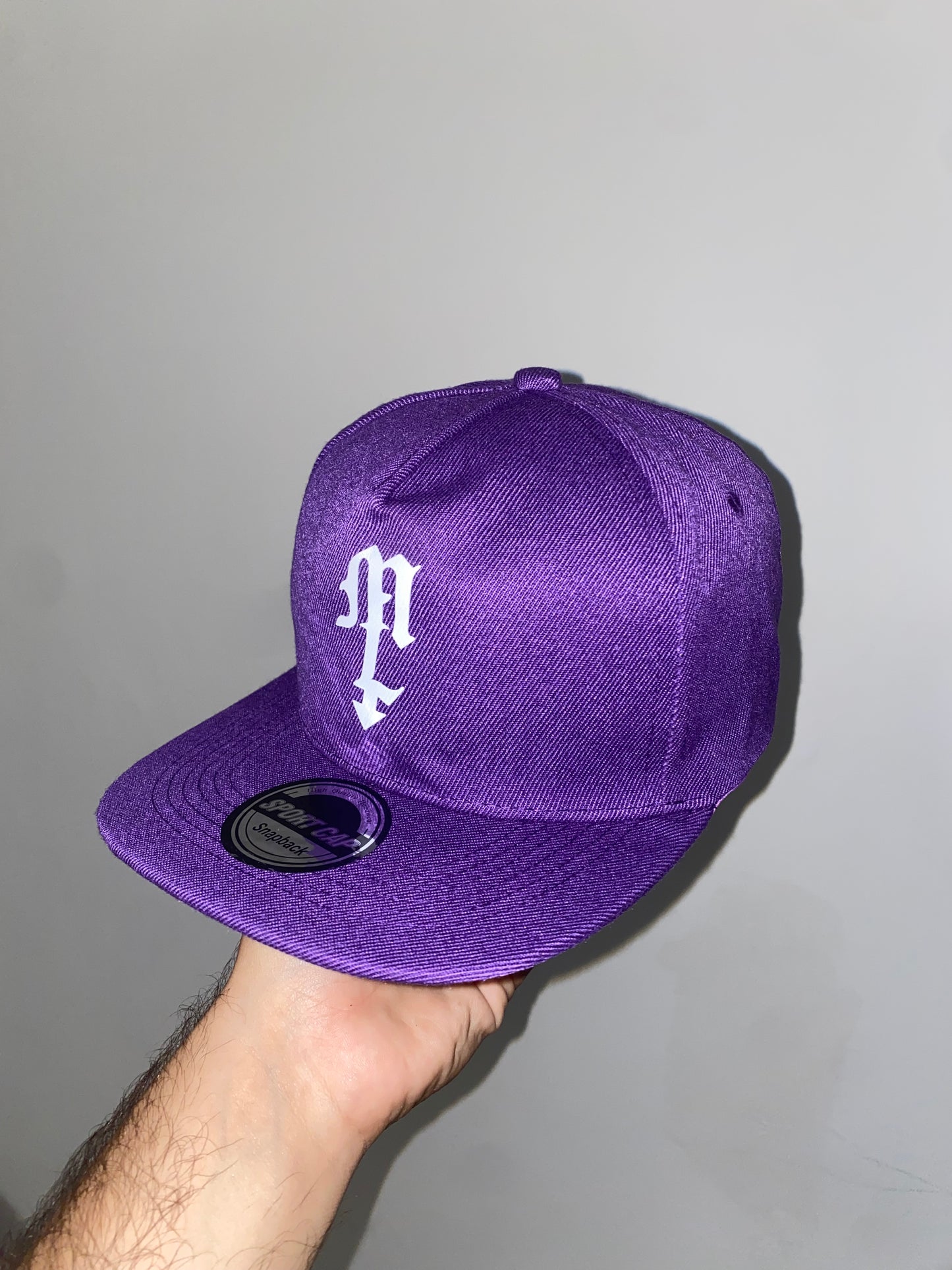 Cappello MATTLAB – Viola con Logo ML (Snapback)